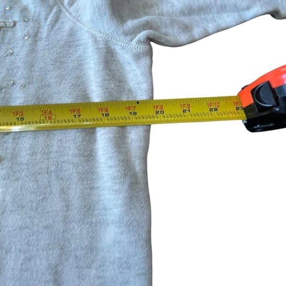 American Eagle gray cotton sweatshirt with "melt my heart" design #casualwear - Picture 6 of 7